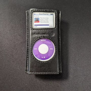 Apple iPod Nano Leather Case Black, Supports 1st & 2nd Gen iPods, NEW Condition